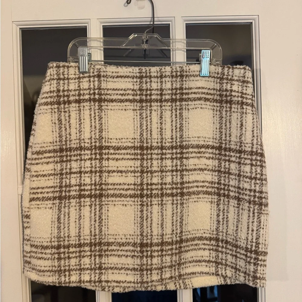 NWT Gilli Plaid Mini Skirt in Brown and Cream - Picture 1 of 5
